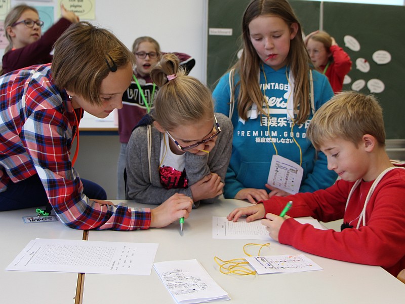 Read more about the article Schüler*innen helfen Schüler*innen