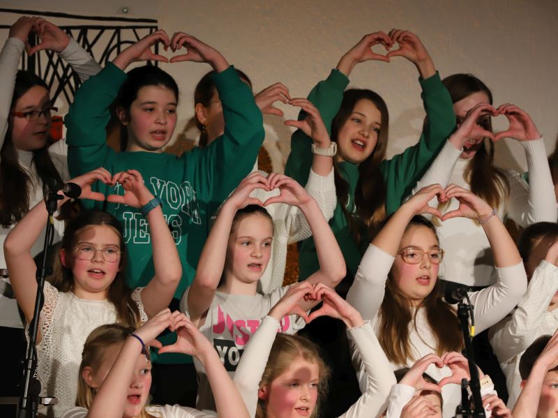 Ensembles des Rüthener Friedrich-Spee-Gymnasiums bescheren mit Konzert „Glücksmomente“