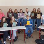 Rüthener Gymnasiasten nehmen ein Jahrhundert Schule unter die Lupe