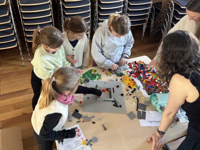 Gewusel, leuchtende Kinderaugen und 96 Kilo Lego